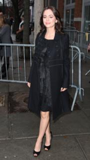 Eliza Dushku feet photo thumbnail