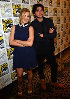 Eliza Taylor feet photo thumbnail