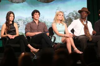Eliza Taylor feet photo thumbnail