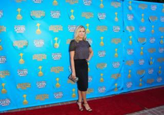 Eliza Taylor feet photo thumbnail