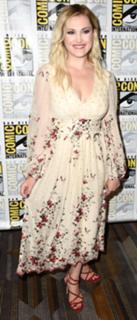 Eliza Taylor feet photo thumbnail