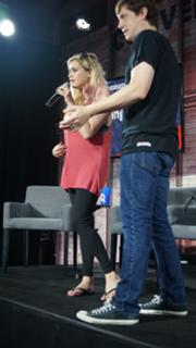 Eliza Taylor feet photo thumbnail