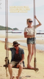 Eliza Taylor feet photo thumbnail