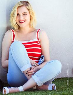 Eliza Taylor feet photo thumbnail