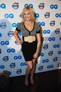 Eliza Taylor feet photo thumbnail