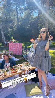 Eliza Taylor feet photo thumbnail