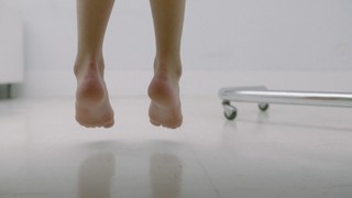 Eliza Taylor feet photo thumbnail