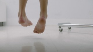 Eliza Taylor feet photo thumbnail