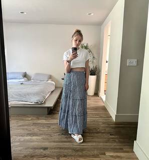 Eliza Taylor feet photo thumbnail