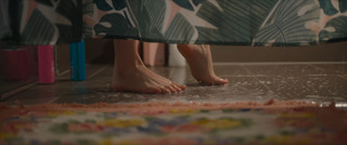 Eliza Taylor feet photo 3