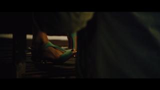 Elizabeth Banks feet photo thumbnail