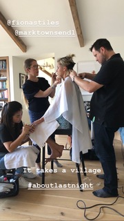 Elizabeth Banks feet photo thumbnail