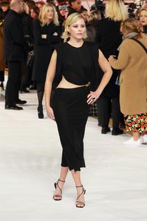 Elizabeth Banks feet photo thumbnail