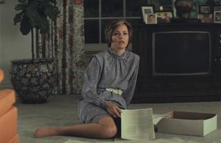 Elizabeth Banks feet photo thumbnail