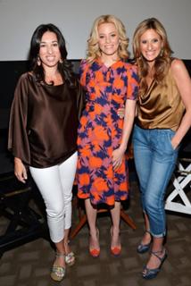 Elizabeth Banks feet photo thumbnail