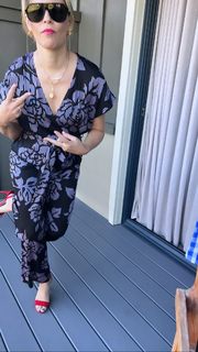 Elizabeth Banks feet photo thumbnail