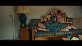 Elizabeth Banks feet photo thumbnail