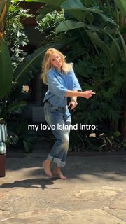 Elizabeth Banks feet photo 2