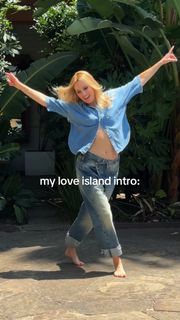 Elizabeth Banks feet photo 1