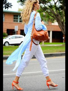 Elizabeth Berkley feet photo thumbnail