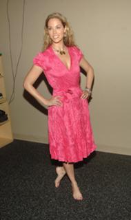 Elizabeth Berkley feet photo thumbnail