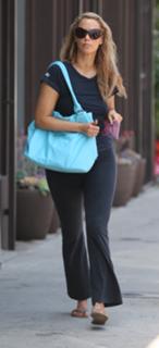 Elizabeth Berkley feet photo thumbnail