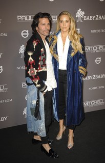 Elizabeth Berkley feet photo thumbnail
