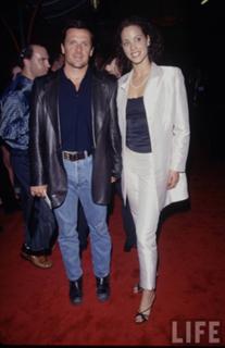 Elizabeth Berkley feet photo thumbnail
