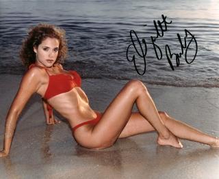 Elizabeth Berkley feet photo thumbnail