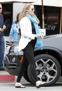 Elizabeth Berkley feet photo thumbnail