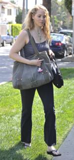 Elizabeth Berkley feet photo thumbnail