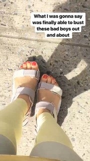 Elizabeth Cappuccino feet photo 5