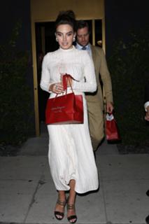Elizabeth Chambers feet photo 13