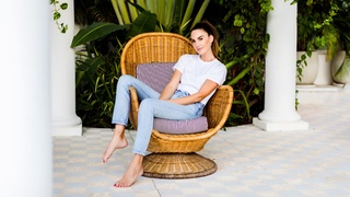 Elizabeth Chambers feet photo 1