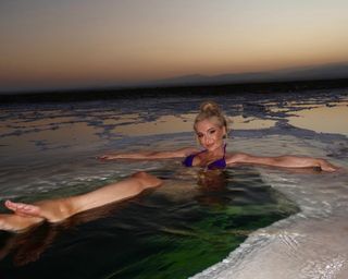 Elizabeth Chihaia feet photo 1