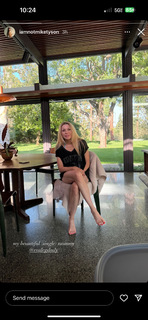Elizabeth Daily feet photo 13