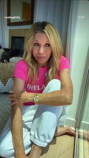 Elizabeth Daily feet photo 6