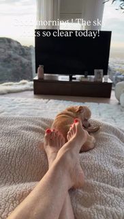Elizabeth Daily feet photo 3