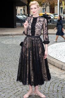 Elizabeth Debicki feet photo thumbnail