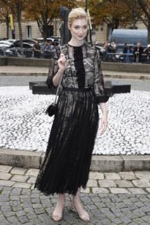 Elizabeth Debicki feet photo thumbnail