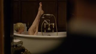 Elizabeth Debicki feet photo thumbnail