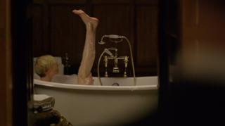 Elizabeth Debicki feet photo thumbnail