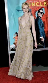 Elizabeth Debicki feet photo thumbnail
