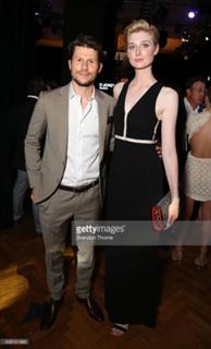 Elizabeth Debicki feet photo thumbnail