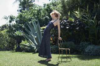 Elizabeth Debicki feet photo thumbnail