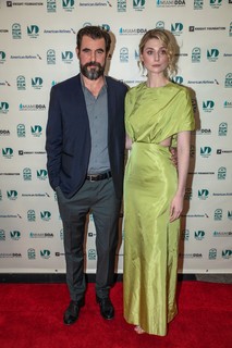 Elizabeth Debicki feet photo thumbnail