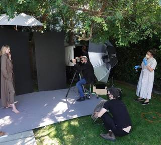 Elizabeth Debicki feet photo thumbnail
