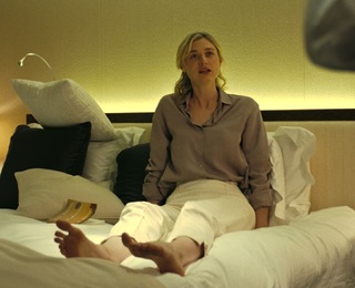 Elizabeth Debicki feet photo thumbnail