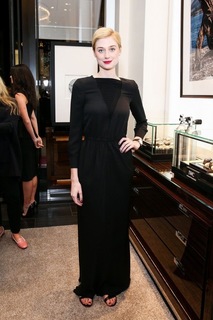 Elizabeth Debicki feet photo thumbnail