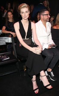 Elizabeth Debicki feet photo thumbnail